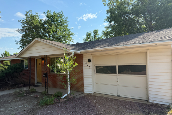 1 - AVAILABLE 8/5: 1340 Hartford Dr
