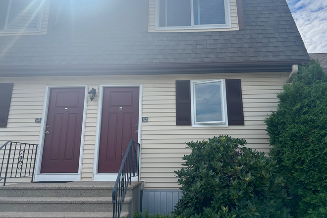 Apartment - Santini Villa Apartment, Vernon: Quiet, Scenic, and Great Value