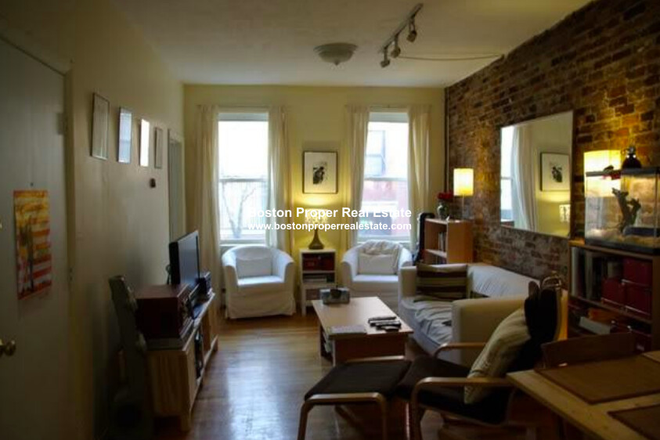 a - 2 bed with living room, NO BROKER FEE Apartments