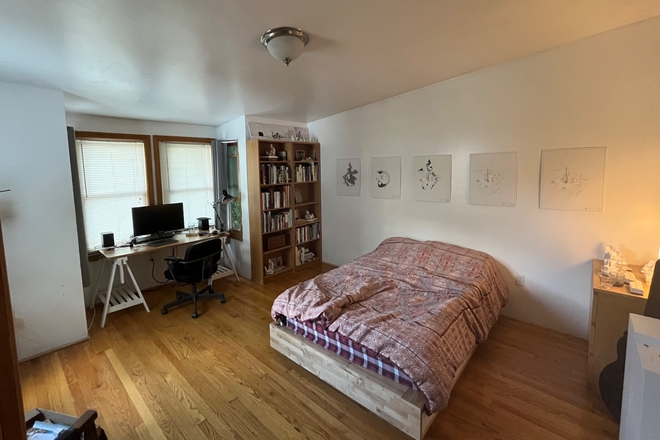 Bedroom - Furnished room in a 4 Bedroom Apartment near Harvard and Inman Square