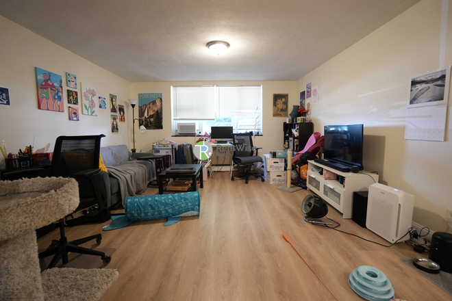 1 - SEPT 2026-Fantastic Longwood 1 bed in GREAT location! No Broker Fees! 1 Month Free! Apartments