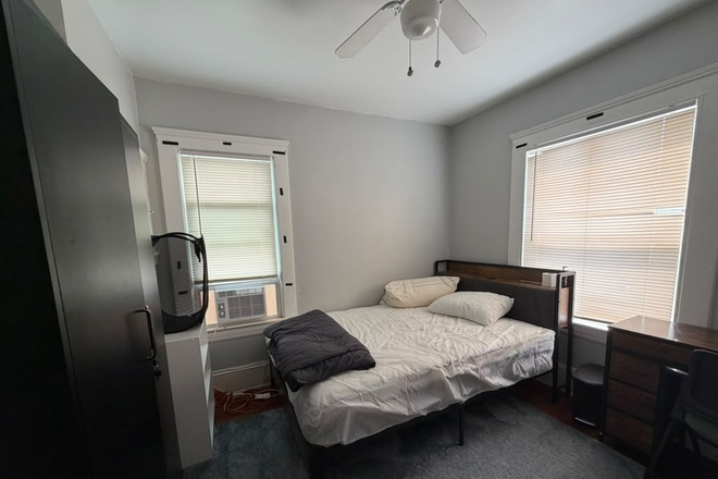 Lyra Bedroom Available for rent - Titan's Den - Fully Furnished with all utilities included. Amazing Location - 1BR now available House