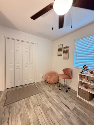 Room - 1225 E Elm St Apartments
