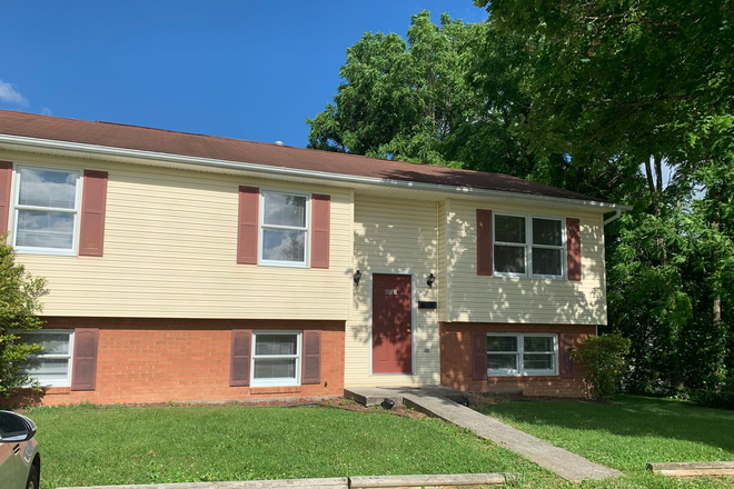 Photo - 4 Bedroom 3 Bath House with 2 Car Detached Garage