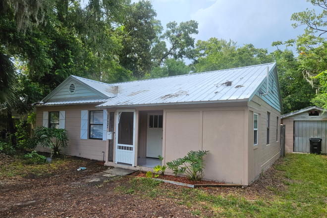 Front of house - 3BR/2BA Coral House, Walk to Stadium