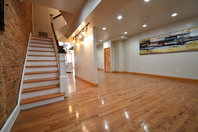 Entrance way - Sherman Ave Units