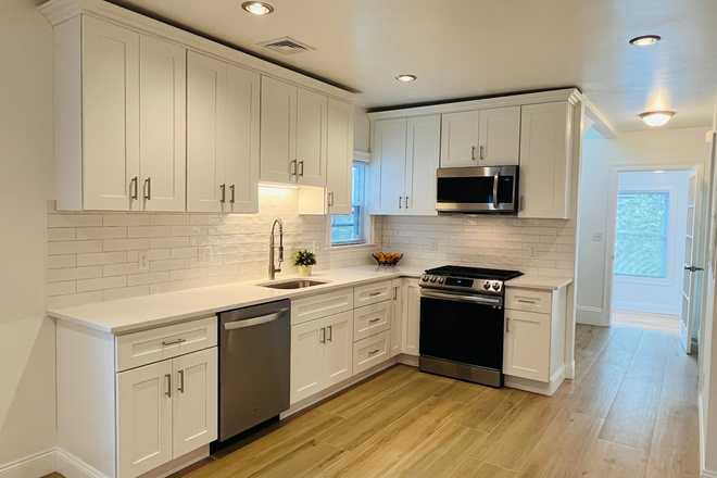 Kitchen/Dining - One Large Bedroom with Private Ensuite Bathroom Close to Tufts/Davis Square T/Harvard/Mass Ave Apartments