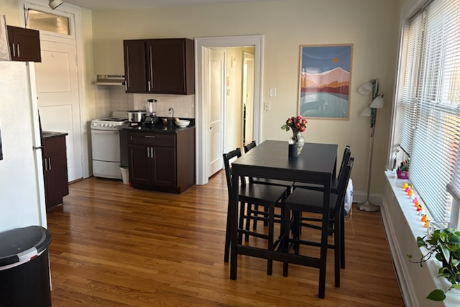 Dining - Forsyth and Big Bend 2 Bedroom Apartment