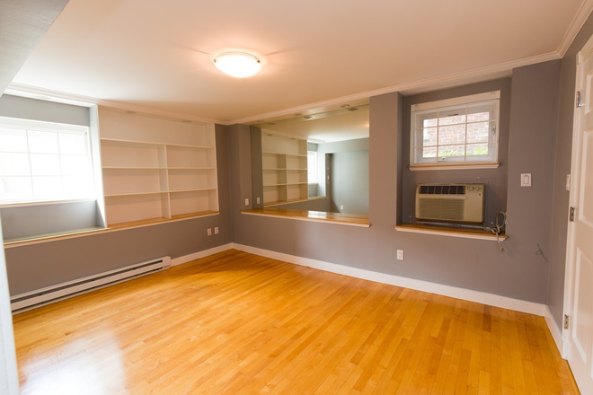 sitting area - 50 Summit Ave Brookline, Coolidge Corner. Parking available! Available 7/1! Condo