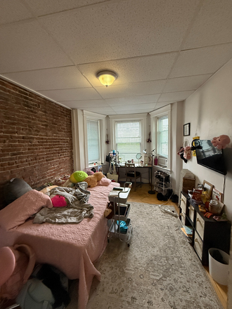 . - 2 Bed/ or 3 bed with no living room, Heat and hot water included.