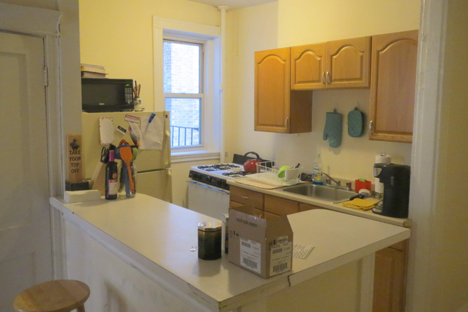 Call/text 602-317-9877 for a showing. - 9-1-26 / JUST REDUCED / 3BR FOR $3800 WITH NO BROKER FEE! / H&HW INCL / LOOK AT PICS!! Apartments