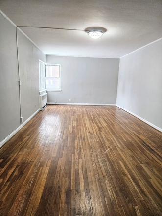 Photo - Edgewater House - Huge 2 BR unit in Lakewood with garage parking