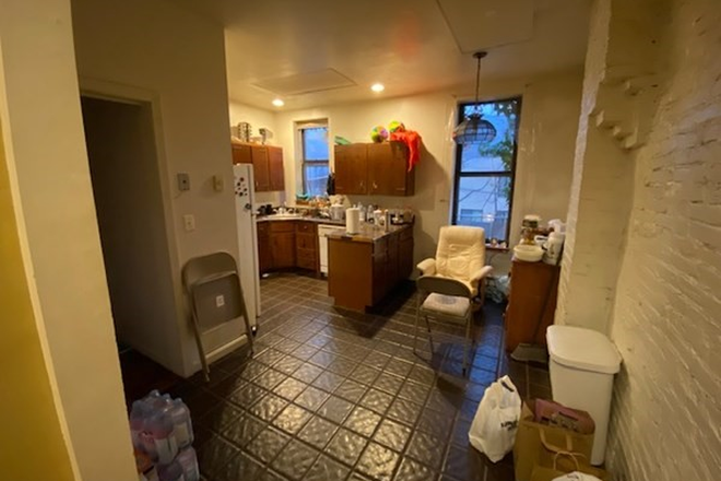 kitchen - LAUNDRY IN UNIT! Spacious 2 Bed / 1 Bath available NOW!! Gas&Hot Water included! Apartments