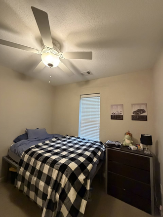 Private Bedroom - Lark Chapel Hill Apartments