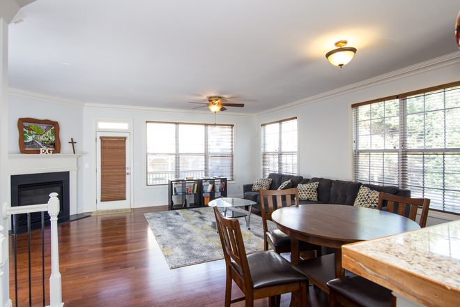 Living Room - Spacious 3BR End-Unit Townhome w/ Garage – Peachtree Corners / Norcross