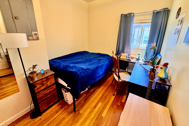 Bedroom - Beautiful furnished July sublet near Kendall Square Apartments
