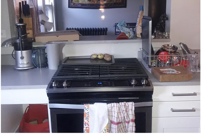 Kitchen - Extra Large 2 bedroom with office. Apartments