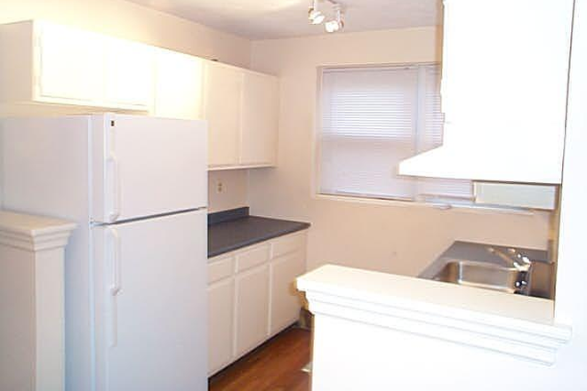 1 - SEPT 2026 - Somerville Studio, MBTA Access, No Broker Fees! Apartments