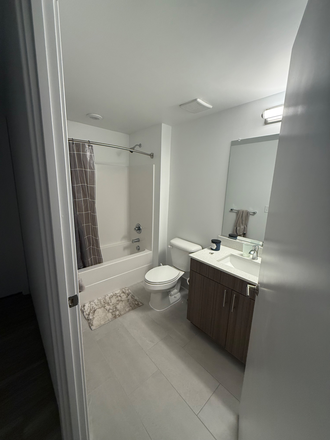 Personal Bathroom - Union on Knox Apartments