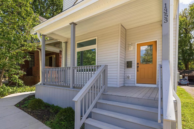 Front Porch - 1353 Lincoln Ave in Walnut Hills 4 BR/2.5 Bath Home (1 BEDROOM For Rent) *Completely Renovated!*