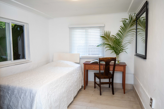 Bedroom with easy access. - Hidden Gem in West Coconut Grove only 1.5 miles from UM House