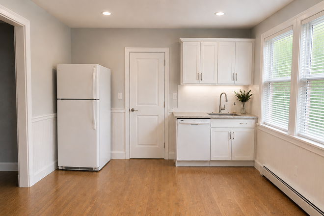 kitchen 1st and 2nd floor - Amazing Brown/Grad Location! 4 Bed, 3 Bath — Rent by the room, Private and shared bath. Apartments