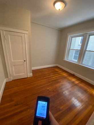 ! - No fee Renovated AUGUST MOVE IN Comm Ave 2 bed, ht/hw included, lots of laundry Ref# 406918082 Apartments