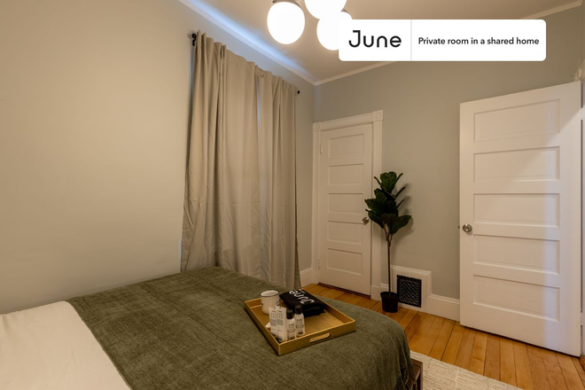 Photo - Private bedroom in 4 bed/2 bath Home