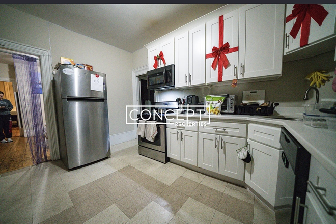 kitchen - Housing Available for students Near Mission Hill (Female Roomate Only) Townhome