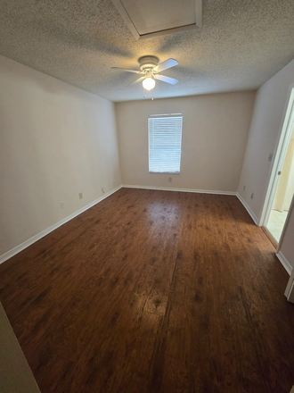 Master Bed room - Town house close to USF campus.