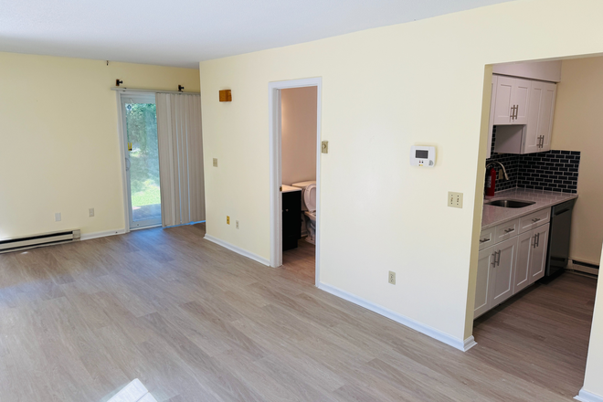 kitchen - 2 Bedrooms-Townhouse for Rent In A Quiet Area In Waterbury