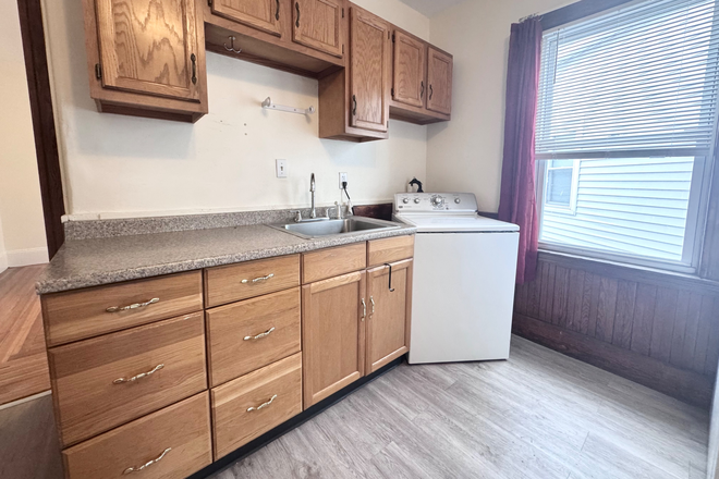 Kitchen - 4 Bed 2 BATH NEAR HARVARD AND MIT
