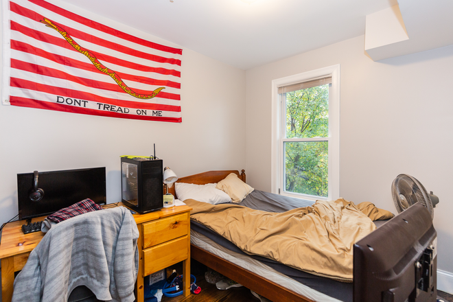 Text (774)365-8421 for more info!!! - !! NEW !! SPACIOUS, 5BD/3BR, IN MISSION HILL *AVAILABLE 9/1* Apartments