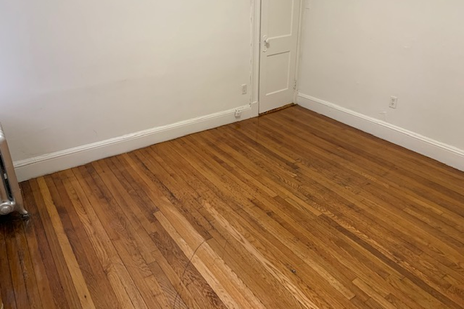 Call NOW for showings! 617-236-8550 - BOYLSTON ST - SPLIT 1BR FOR 2 PPL *AVAIL NOW* W/ *NO FEE!*, LNDRY ON SITE, H&HW INC, BAY WINDOW! Apartments