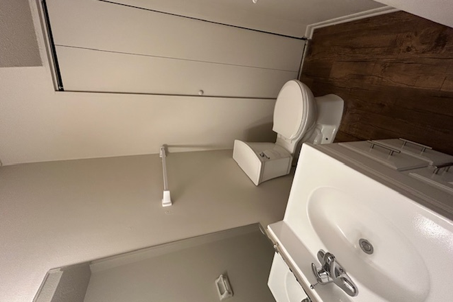 Restroom 1st floor - University Crossing