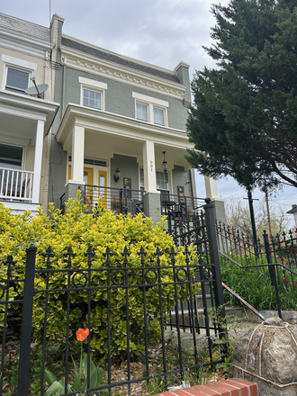 Front Exterior - Allison St PRISTINE 1 Bedroom Basement Apartment