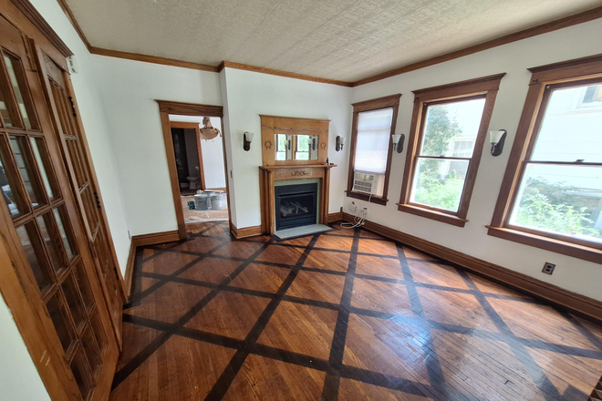 Living Room - Multi-unit Dutch Colonial overlooking Bemis Park, 10 minutes from Campus House