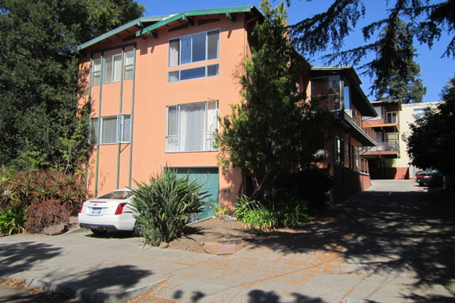 Front view from street - Very Nice 2 Bedroom Apt.  One Block to Campus