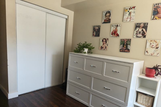 Private Bedroom - Private room for rent in a shared condo unit at Mendelssohn Street