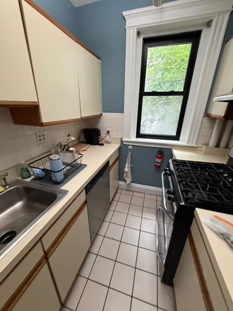 Kitchen - 1 Bed avaiilable in 2bd/1bath Apt