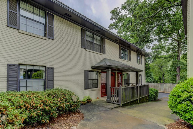 Outside Front Entrance - Candler Park Condo Available Aug 1