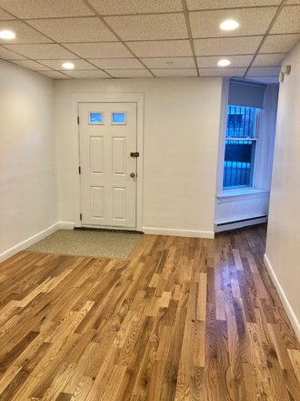 Hub Realty - South Campus, studio with new hardwood floors and freshly painted, free one month rent