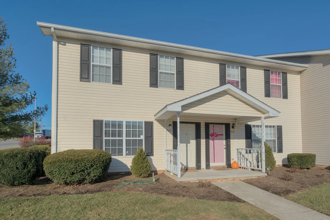 Front - 864 Patrick Henry Drive