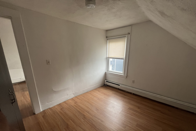Part 2 of 20 × 10 sq. ft. (two 10 × 10 sq. ft. spaces connected as a 2-in-1 walkthrough) - Spacious & Inviting Home in Mission Hill