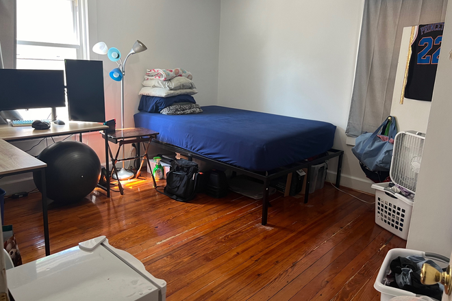 bedroom - Room in shared home-John St-Princeton