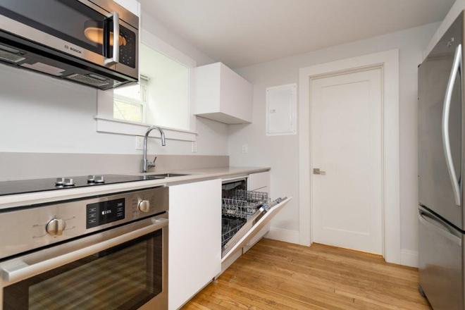 Hub Realty - Move in before classes start in a newly updated basement 3 bedroom 2 bathroom, walk to campus