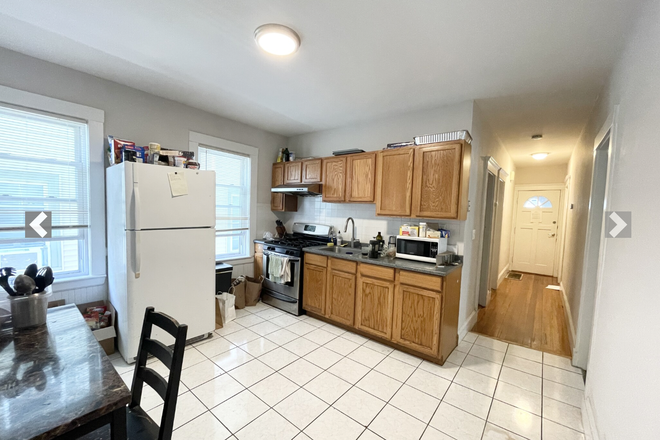 kitchen - 3 Bed / 1 Bath w/ Laundry in unit Avail. 9/1/24!! Apartments