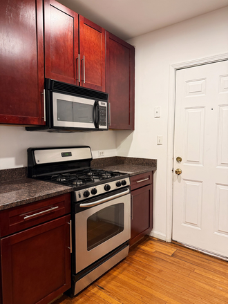 Kitchen - Lincoln Park Gem!! 1Bed 1Bath, steps from DePaul in the heart of Lincoln Park Apartments