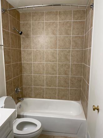 Full bath - Quiet condo community