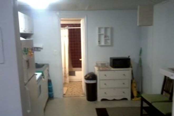 Visit hubrealtyproperties.com - Mission Hill/JP, handy studio, on the Green line E-train & #39 bus